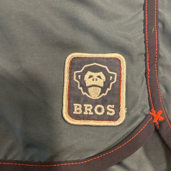 Sz 35, no stains/ substantial wear. - Picture 2 of 8